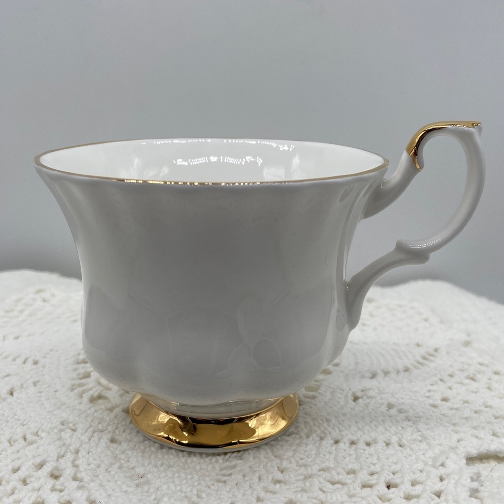 Royal Albert Val D’Or English Bone China Cup & Saucer - Picture 3 of 8